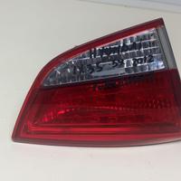 FANALE POSTERIORE SX A LED INTEGRATO NEL PORTELLON
