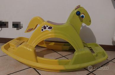 cavallo a dondolo