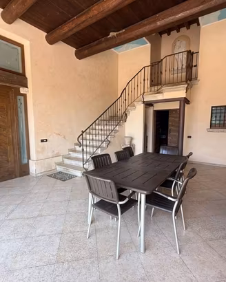 Casa indipendente di 609 m² con 4 locali e box aut