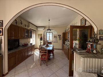 AP930 - Appartamento in bifamiliare con giardino
