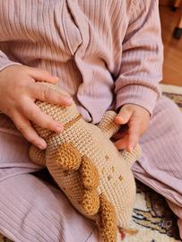 Pupazzo amigurumi dinosauro Stegosauro