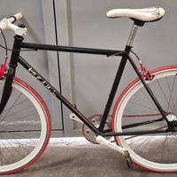 bicicletta scatto fisso e libero