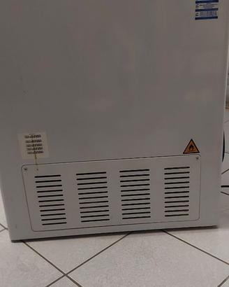 Congelatore a pozzetto 379 litri.