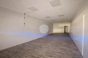 NEGOZIO A CASTIGLIONE DELLE STIVIERE