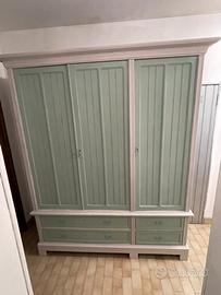 Armadio in stile Shabby
