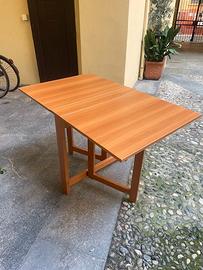 Tavolino pieghevole in legno