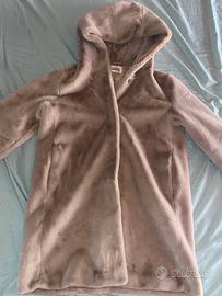 pelliccia con cappuccio e bottoni beige