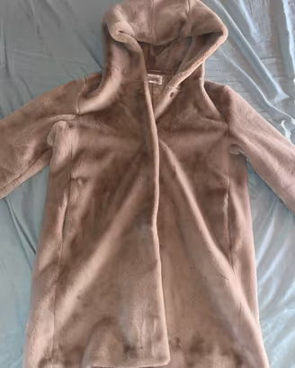 pelliccia con cappuccio e bottoni beige