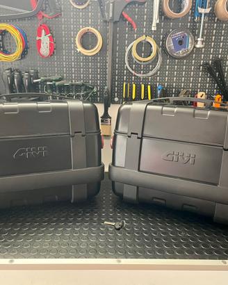 Coppia valige moto Givi trekker 33