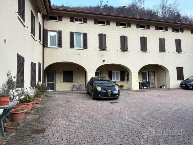 Caino - Ampissimo con Cortile Privato-