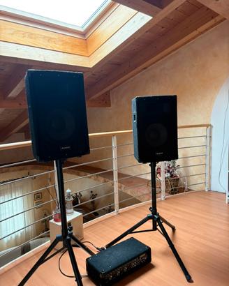 COPPIA DI CASSE CON MIXER