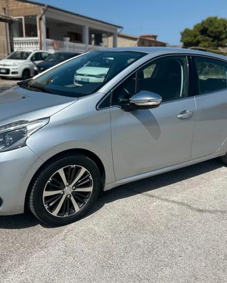 Peugeot 208 BlueHDi 100 5 porte Allure 2016