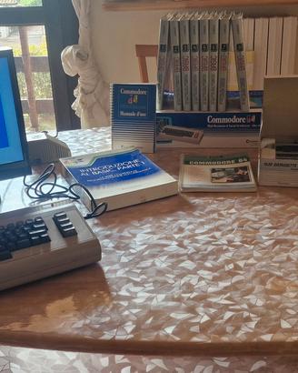 Commodore 64+accessori  ed enciclopedia dedicata