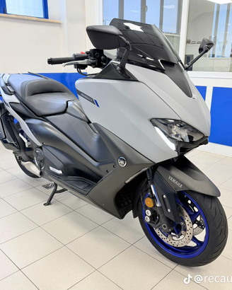 tmax 560 2021