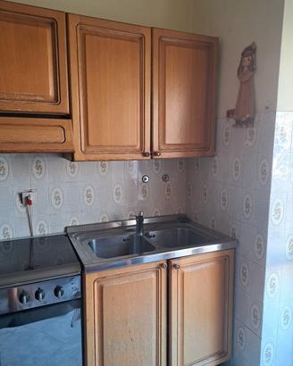  cucina e credenza imminente ristrutturazione