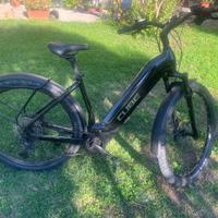 E BIKE  CUBE RACE