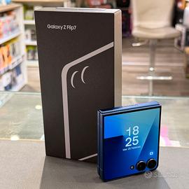 Samsung Galaxy Z flip 7 256/8GB RAM