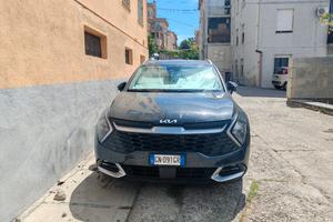 vendi Kia SPORTAGE seminuova  ancora in Garanzia 