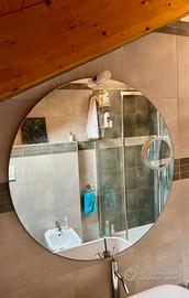 Specchio da bagno rotondo con faretto