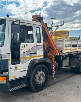 Volvo FL616 con gru e ribaltabile trilaterale