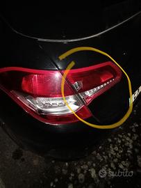 Gruppo ottico posteriore secondario sinistro (luci