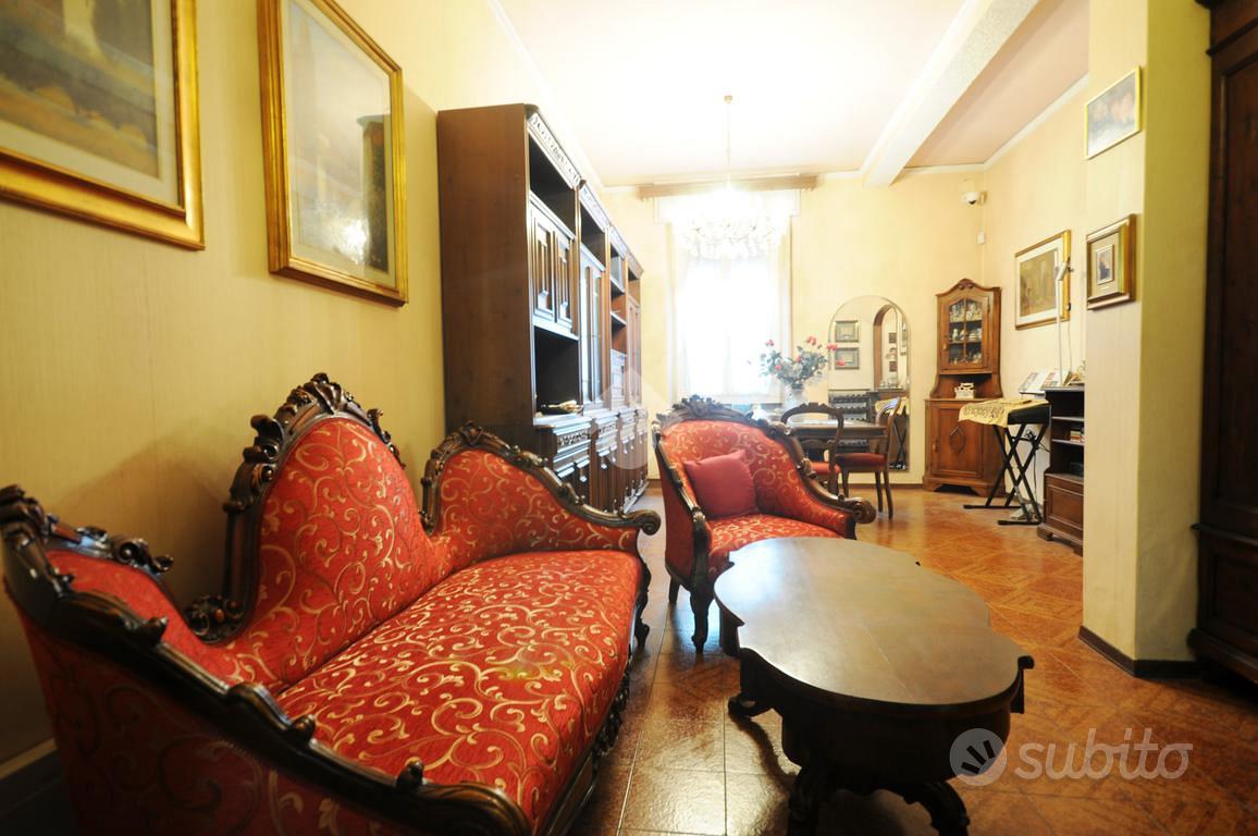 CASA SEMINDIPENDENTE A PRATO