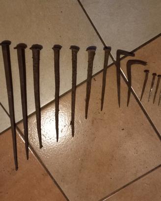 chiodi antichi vintag