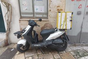 Scooter Kymco 125 agility car