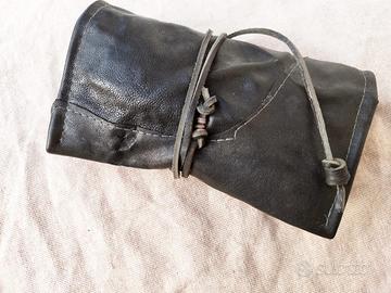 Portatabacco in pelle nera