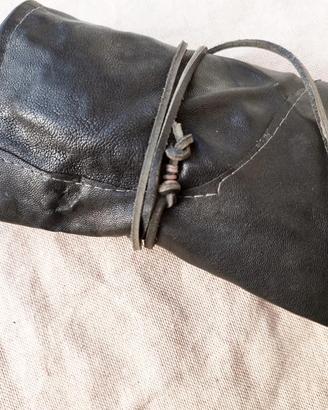 Portatabacco in pelle nera