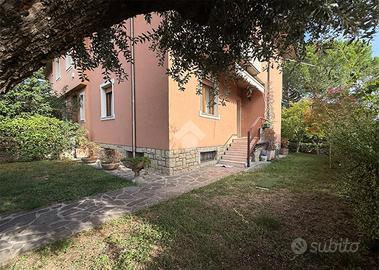 VILLA A SCHIERA D'ANGOLO A CELLATICA