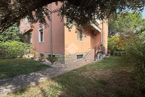 VILLA A SCHIERA D'ANGOLO A CELLATICA