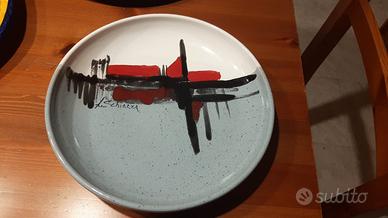 Piatto in ceramica  firmato Luciana Schiazza