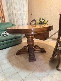 Tavolo vecchio stile