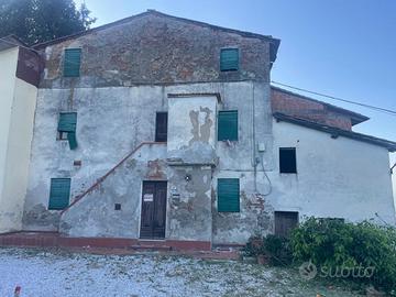 Casa da ristrutturare con terreno