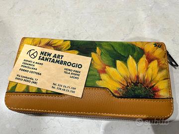 Portafoglio dipinto a mano