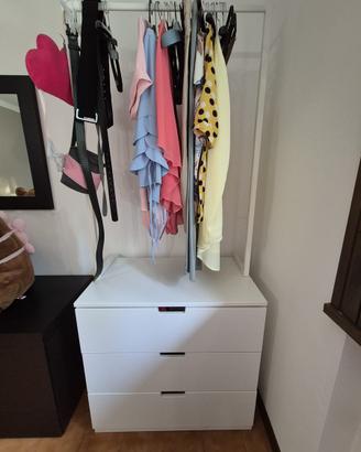 Mobile ikea con porta abiti