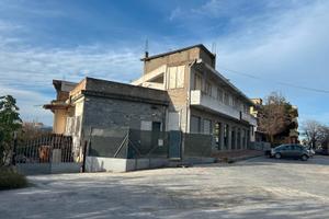 Vendita Palazzina su 3 Livelli - Via Marconi