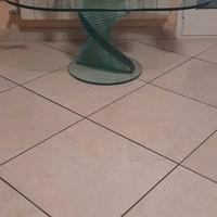 tavolino basso in cristallo