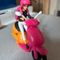 Barbie in moto