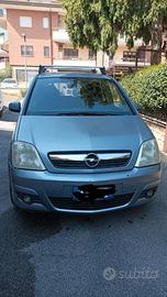 Meriva 2009 benzina/gpl con porta bici