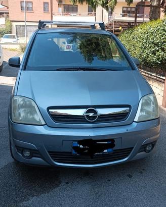 Meriva 2009 benzina/gpl con porta bici