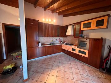 Cucina in perfette condizioni, come nuova