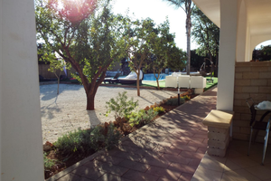 Appartamento ben arredato, giardino comune,p.auto