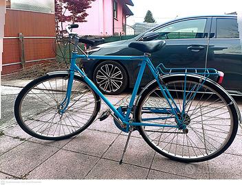 Bici da uomo azzurra