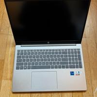 Portatile HP 15 (2024) usato pochissimo