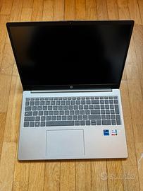 Portatile HP 15 (2024) usato pochissimo