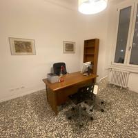 Stanza uso ufficio in Milano zona semi-centrale