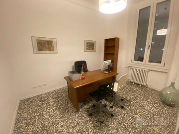Stanza uso ufficio in Milano zona semi-centrale