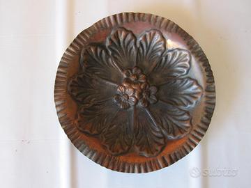 Piatto decorativo vintage in rame piattino antico